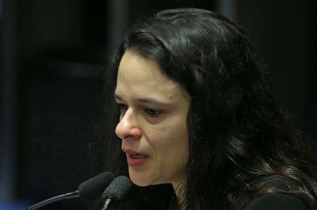Deputada Janaína Paschoal criticou Veléz Rodríguez