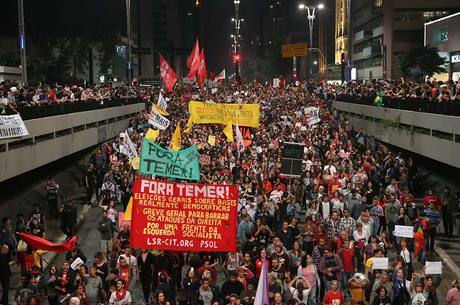 No último domingo (4), milhares se manifestaram na zona oeste da capital paulista