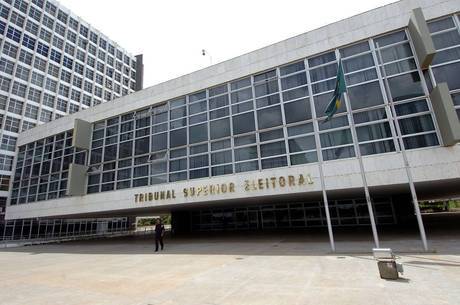 Ministro afirma que uma possível anistia do caixa 2 de campanha eleitoral seja estabelecida de forma "clara", para não haver entendimentos distintos sobre as novas regras Ministro afirma que uma possível anistia do caixa 2 de campanha eleitoral seja estabelecida de forma "clara", para não haver entendimentos distintos sobre as novas regras