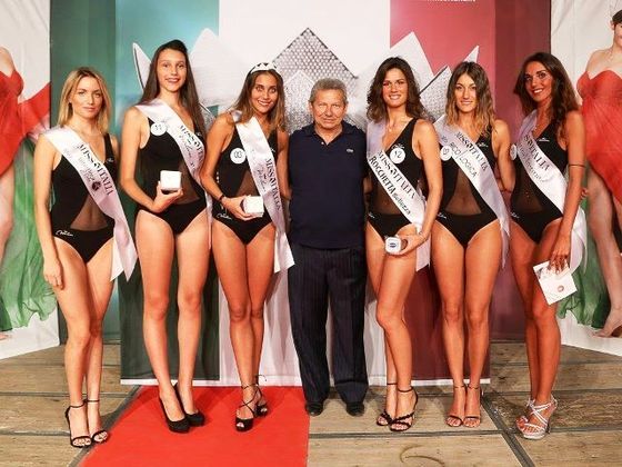 Modelo cheia de curvas que foi ridicularizada detona concorrentes do Miss  Itália: eu tenho corpão, elas, não! - Fotos - R7 Hora 7