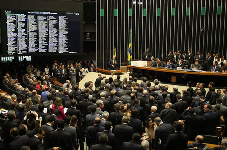 Plenário atendeu ao apelo do presidente da Casa e compareceu em peso para a votação do processo de cassação de Eduardo Cunha