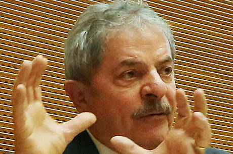 Foi a primeira vez que Lula e Moro estiveram "frente a frente" Foi a primeira vez que Lula e Moro estiveram "frente a frente"
