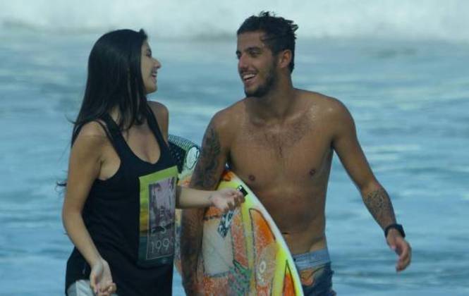 Quem é Ananda Marçal, esposa do surfista FIlipe Toledo