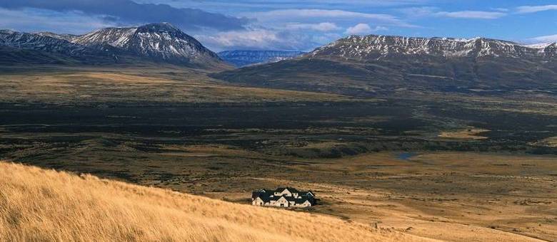 No meio da Patagônia argentina está o hotel Eolo, a 30 minutos do glacial famoso Perito Moreno No meio da Patagônia argentina está o hotel Eolo, a 30 minutos do glacial famoso Perito Moreno