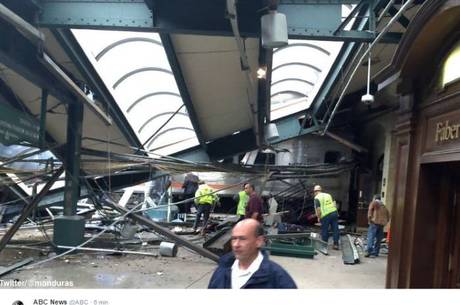 Passageiros publicaram imagens do acidente nas redes socias