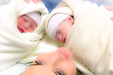 Dani Lima deu à luz Mallu e Daniel nesta terça-feira (11)