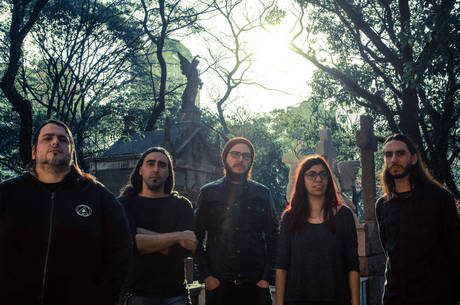 Banda de post-metal Labirinto aposta nas trevas da alma em novo álbum
