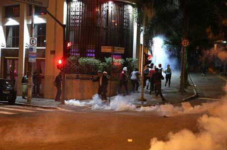 PM poderá usar força em manifestações violentas PM poderá usar força em manifestações violentas