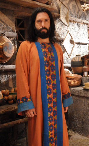 RAFI - Cananeu de Ai (Leandro Baumgratz): Artesão, marido de
Tiléia. Homem bondoso e honesto. Acaba sendo morto pelos caprichos cruéis de
Kamir e Durgal
RAFI - Cananeu de Ai (Leandro Baumgratz): Artesão, marido de
Tiléia. Homem bondoso e honesto. Acaba sendo morto pelos caprichos cruéis de
Kamir e Durgal
