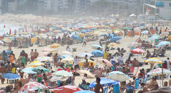 "Não permitiremos aglomeração na praia", diz Witzel "Não permitiremos aglomeração na praia", diz Witzel