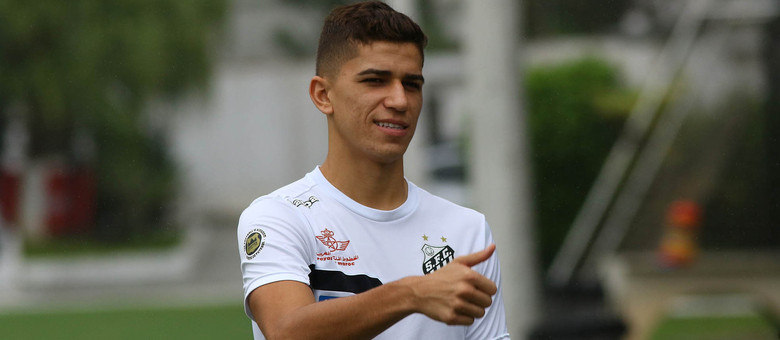 Após atuação ruim diante do Palmeiras, Vitor Bueno marcou diante do São Bento e quer recuperar a boa fase
