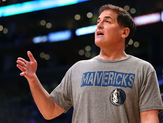 Eis que quem o encontrou pelas ruas de Dallas foi justamente um de seus ex-chefes. Mark Cuban, proprietário do Dallas Mavericks, ex-time de West e que, segundo a família do próprio, estava procurando o ex-jogador já há algum tempo