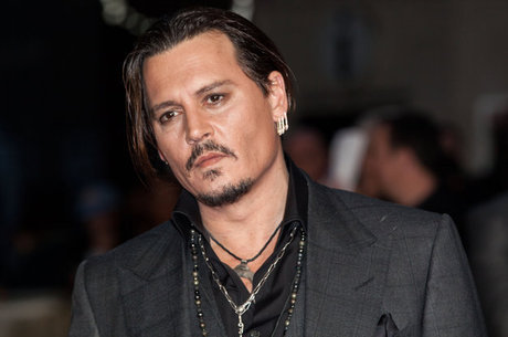 Johnny Depp deixa elenco de Animais Fantásticos após acusações de  agressão 