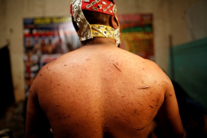 Fãs de luta livre mexicana exigem sangue para diminuir violência no país  - Fotos - R7 Internacional