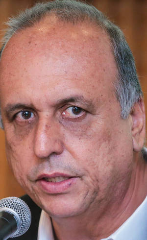 Pezão vai entrar com interpelação judicial