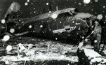 Em 6 de fevereiro de 1958, uma das mais lendárias gerações
do Manchester United sofreu um terrível acidente aéreo que vitimou fatalmente oito
jogadores. Entre os sobreviventes estavam dois pilares que foram fundamentais
para a reconstrução da equipe inglesa