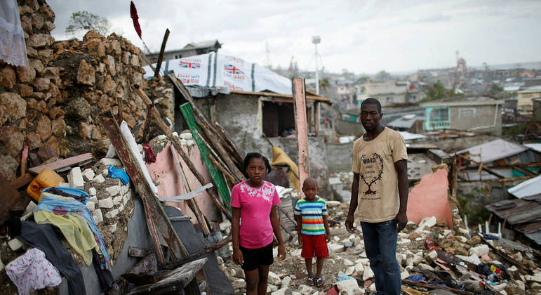 Estragos no Haiti após a passagem do furacão Matthew