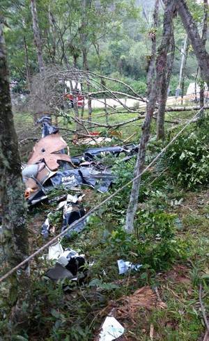 O acidente matou quatro pessoas em São Lourenço da Serra, na Grande SP O acidente matou quatro pessoas em São Lourenço da Serra, na Grande SP