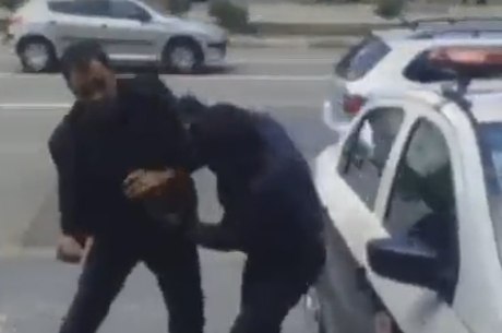 Policial José Camilo Leonel é flagrado agredindo comerciante