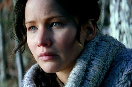 Jennifer Lawrence é Katniss Everdeen na franquia Jogos Vorazes