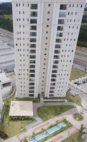 Abrainc vê redução da taxas de juros como fundamental para a retomada do setor Abrainc vê redução da taxas de juros como fundamental para a retomada do setor