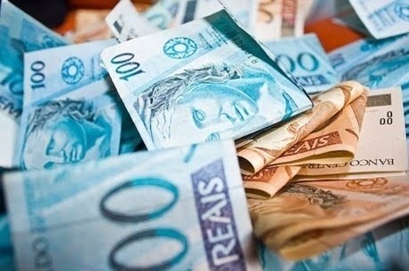 Mínimo passa de R$ 937 para R$ 979 em 2018