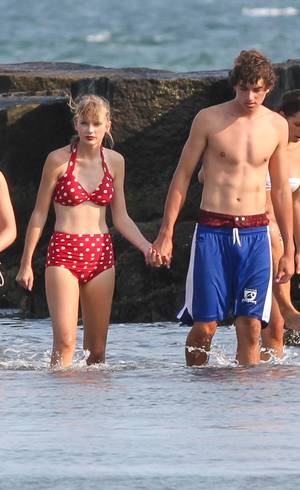 Conor e Taylor Swift em 2012