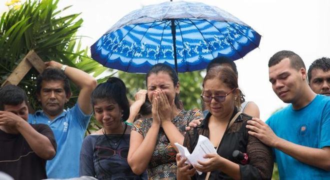 Familiares chocadas com a morte de 55 detentos em presídios de Manaus