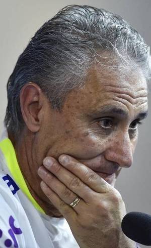 Tite lamentou a morte do ex-treinador Carlos Alberto Silva