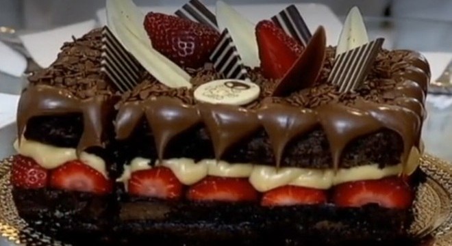 Dalton Rangel ensina a preparar bolo de chocolate diferente para