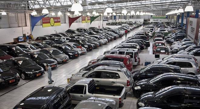 Em números, foram 1,2 milhão de carros negociados contra 1,1 milhão em julho