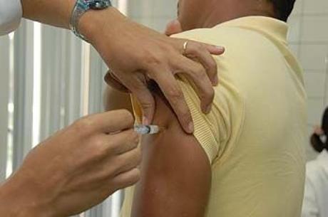 Vacinação contra a febre amarela - Divulgação/Prefeitura Municipal de Vitória