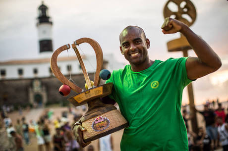 Capoeira movimento AU Red Bull Paranauê