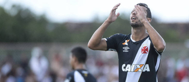 Com direito à gol olímpico na última rodada, Vasco jogará pela primeira vez em São Januário nesta temporada