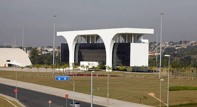 Cidade Administrativa Presidente Tancredo Neves, projetada por Niemeyer, sede oficial do governo mineiro desde 2010, em Belo Horizonte. Licitação da obra está sob suspeita na Lava Jato