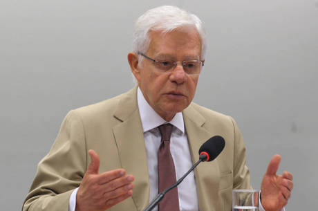 A Justiça Federal em Brasília decidiu suspender a nomeação do ministro Moreira Franco A Justiça Federal em Brasília decidiu suspender a nomeação do ministro Moreira Franco