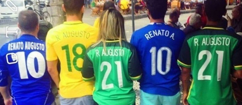 Lívia Moura (21) usou a camisa de Renato Augusto na final dos Jogos Olímpicos Rio 2016