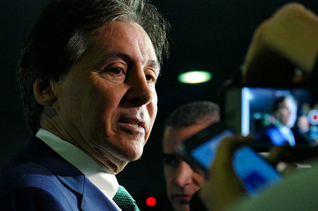 Eunício Oliveira Oliveira (PMDB-CE) fica no posto até sábado (8)
