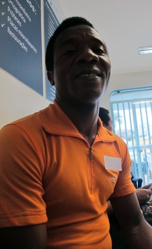 Nicholas Obetta, da Nigéria, que desenvolveu problemas nos dentes depois de mudar para o Brasil