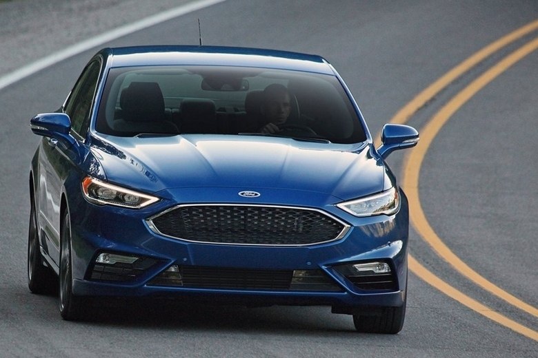 4&deg;) Proporciona
tamb&eacute;m melhor estabilidade, principalmente em curvas e frenagens mais fortes