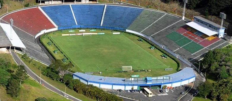 Estádio municipal de Juiz de Fora tem capacidade para 31863 pessoas
