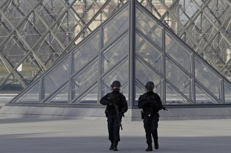 Segurança na capital francesa foi reforçada após atentados terroristas
