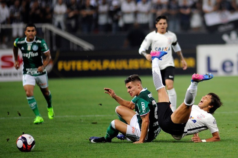 Grêmio Paulista De Jahu - ADVERSÁRIO – Oponente de um jogador. APITAR –  Definição prática e abreviada do ato de exercer a função de árbitro ou  juiz.�ÁRBITRO – Pessoa habilitada a intermediar