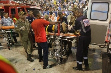 Resultado de imagem para Acidente grave deixa feridos no desfile da Paraíso do Tuiuti