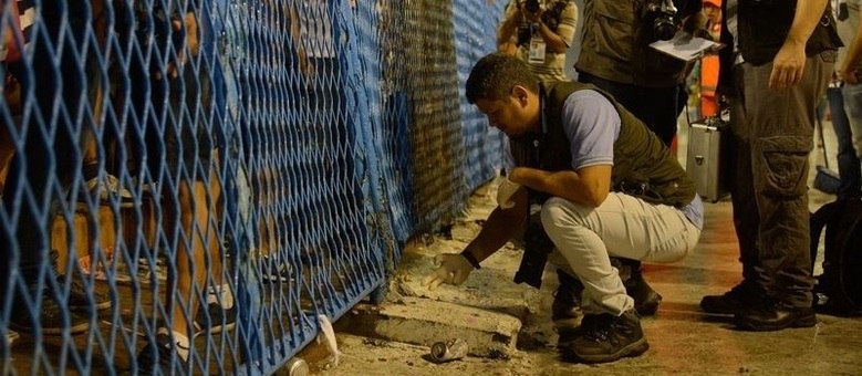 Resultado de imagem para Condutor de carro alegórico que feriu 20 pessoas se apresenta em delegacia para prestar depoimento