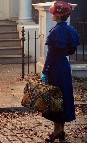 Emily Blunt como Mary Poppins
