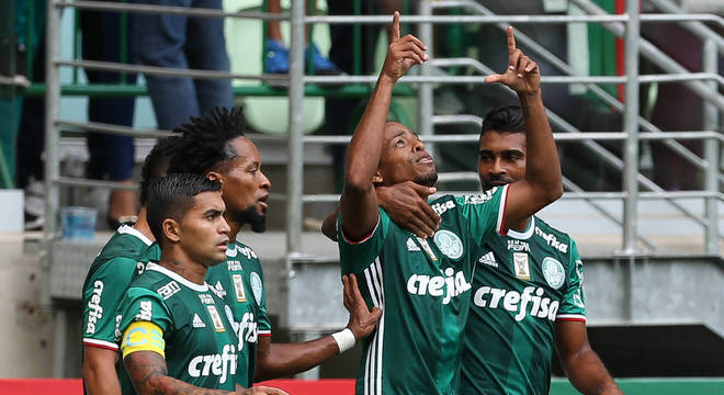 Campeão brasileiro, Palmeiras é considerado um dos favoritos para levar o título da competição
Campeão brasileiro, Palmeiras é considerado um dos favoritos para levar o título da competição