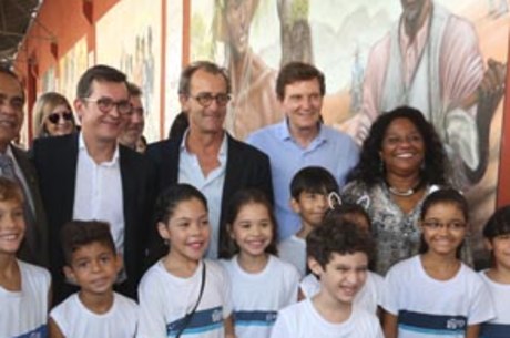 Prefeito do Rio participou de lançamento do mural no Armazém