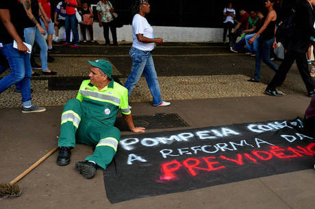 Governo teve que tirar do ar o site a favor da reforma