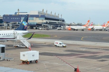 Aeroporto de Porto Alegre (foto) será concedido por 25 anos, enquanto os demais serão repassados às empresas por 30 anos